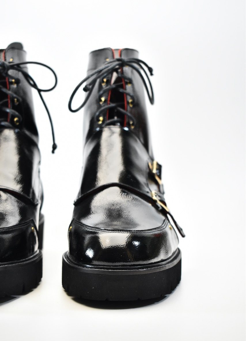 MONK – Black Patent